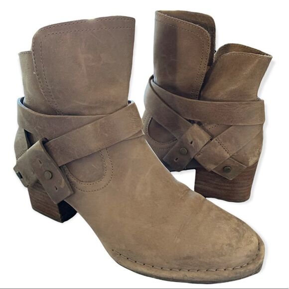 UGG women’s Elysian brown booties sz 6 - Picture 1 of 6
